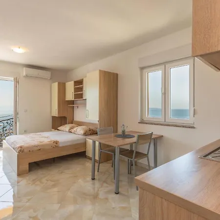 In With House Sea View Apartment *